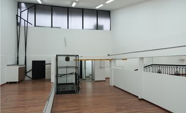 Se arrienda local comercial Las Esmeraldas Itagüí