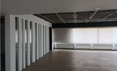 Se arrienda local comercial Las Esmeraldas Itagüí