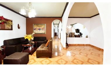 Casa de dos pisos en venta - Barrio Las Américas | Palmira, Valle