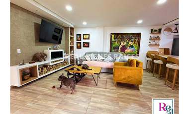Casa esquinera en venta en exclusiva unidad cerrada.
