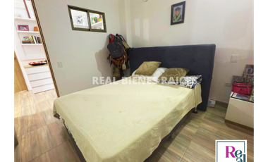 Casa esquinera en venta en exclusiva unidad cerrada.
