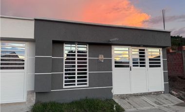 SE VENDE HERMOSA CASA EN CARTAGO