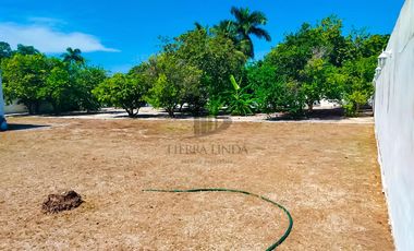 Terreno en venta, San Antonio Cinta, Mérida, Yucatán. En esquina, 1,130.50 m² (34.30m x 33.25m)