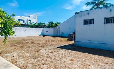Terreno en venta, San Antonio Cinta, Mérida, Yucatán. En esquina, 1,130.50 m² (34.30m x 33.25m)