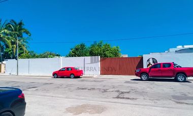 Terreno en venta, San Antonio Cinta, Mérida, Yucatán. En esquina, 1,130.50 m² (34.30m x 33.25m)