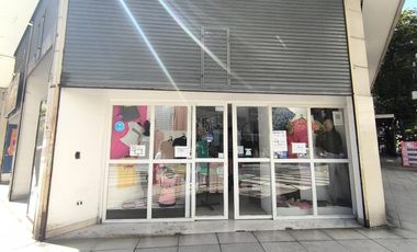 Excelente Local en Esquina Doble Altura en Once