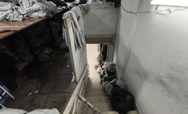 Excelente Local en Esquina Doble Altura en Once