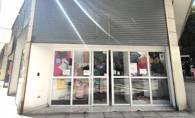 Excelente Local en Esquina Doble Altura en Once