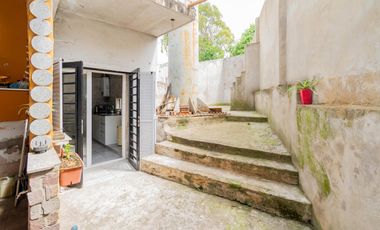 Casa de 2 ambientes con patio en Venta en Saavedra