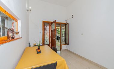 Casa de 2 ambientes con patio en Venta en Saavedra