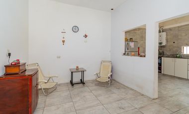 Casa de 2 ambientes con patio en Venta en Saavedra
