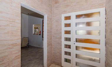 Casa de 2 ambientes con patio en Venta en Saavedra
