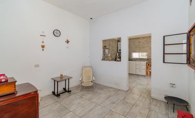 Casa de 2 ambientes con patio en Venta en Saavedra