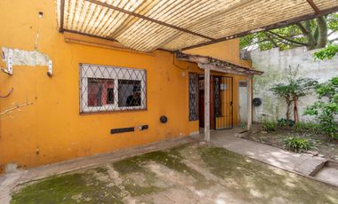 Casa de 2 ambientes con patio en Venta en Saavedra