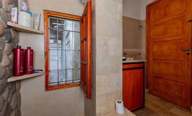 Casa de 2 ambientes con patio en Venta en Saavedra