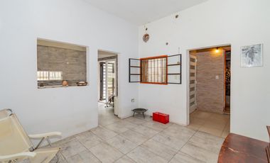 Casa de 2 ambientes con patio en Venta en Saavedra