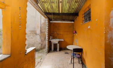 Casa de 2 ambientes con patio en Venta en Saavedra