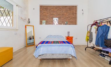 Casa de 2 ambientes con patio en Venta en Saavedra