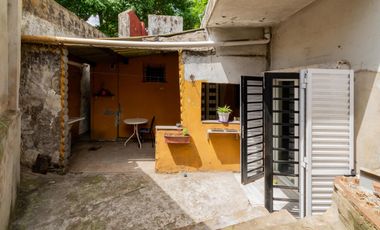 Casa de 2 ambientes con patio en Venta en Saavedra
