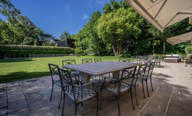 Excelente casa en la mejor zona de Las Lomas de San Isidro.