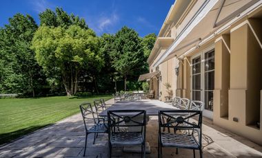 Excelente casa en la mejor zona de Las Lomas de San Isidro.