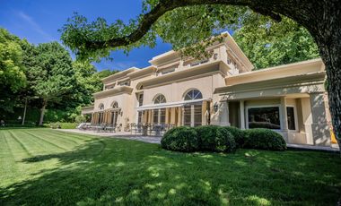 Excelente casa en la mejor zona de Las Lomas de San Isidro.