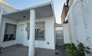 Casa tres ambientes cochera wilde en venta