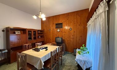 Casa tres ambientes cochera wilde en venta