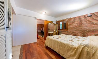 VENTA - Casa - 4 Dormitorios, casa para caseros, quincho y piscina - Funes, Santa Fe. APTA CREDITO