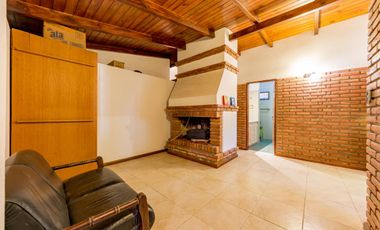 VENTA - Casa - 4 Dormitorios, casa para caseros, quincho y piscina - Funes, Santa Fe. APTA CREDITO