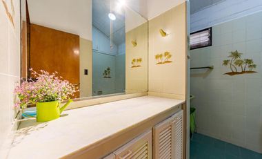 VENTA - Casa - 4 Dormitorios, casa para caseros, quincho y piscina - Funes, Santa Fe. APTA CREDITO