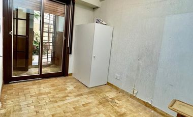 DEPARTAMENTO 4 AMBIENTES CATEGORÍA, AL FRENTE CON COCHERA Y PATIO PROPIO