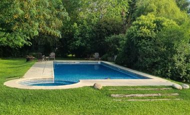 Casa en  Barrio privado