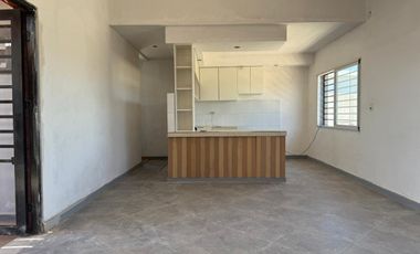 Venta casa de 2 dormitorios a estrenar con cochera y pileta Lomas de Alicia, Baigorria