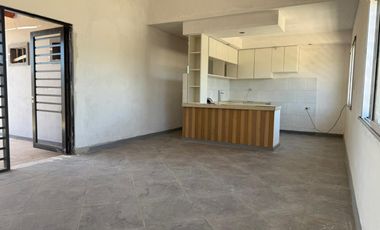 Venta casa de 2 dormitorios a estrenar con cochera y pileta Lomas de Alicia, Baigorria