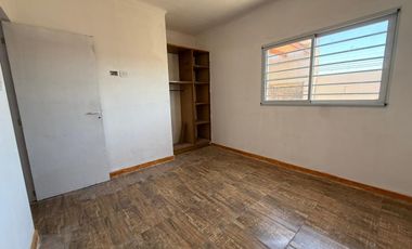 Venta casa de 2 dormitorios a estrenar con cochera y pileta Lomas de Alicia, Baigorria