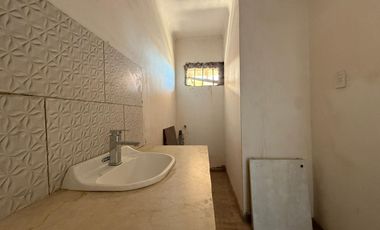 Venta casa de 2 dormitorios a estrenar con cochera y pileta Lomas de Alicia, Baigorria