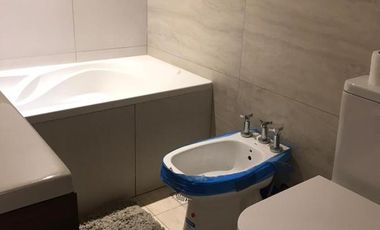 VENTA / PERMUTA - Casa - 2 dormitorios, jardín y piscina - Soldini, Santa Fe