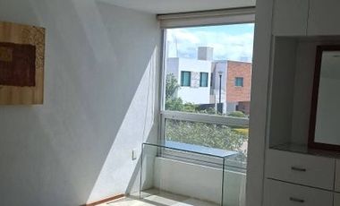 CUARTO AMUEBLADO CON BAÑO COMPLETO PARA HOMBRE O MUJER DE 18-26 AÑOS SOLTERA