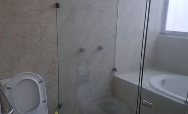 CUARTO AMUEBLADO CON BAÑO COMPLETO PARA HOMBRE O MUJER DE 18-26 AÑOS SOLTERA