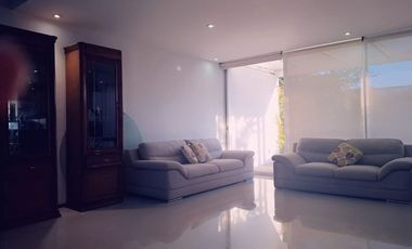 CUARTO AMUEBLADO CON BAÑO COMPLETO PARA HOMBRE O MUJER DE 18-26 AÑOS SOLTERA