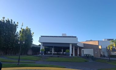 CUARTO AMUEBLADO CON BAÑO COMPLETO PARA HOMBRE O MUJER DE 18-26 AÑOS SOLTERA