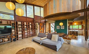 Espectacular Casa en Haras Santa Maria.-