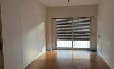 Palermo, Venta 4 ambientes con dependencias, amplio luminoso, baño y toilette, Apto Profesional