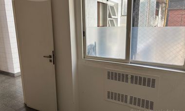 Palermo, Venta 4 ambientes con dependencias, amplio luminoso, baño y toilette, Apto Profesional