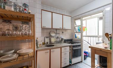Palermo, Venta 4 ambientes con dependencias, amplio luminoso, baño y toilette, Apto Profesional