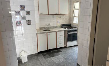 Palermo, Venta 4 ambientes con dependencias, amplio luminoso, baño y toilette, Apto Profesional