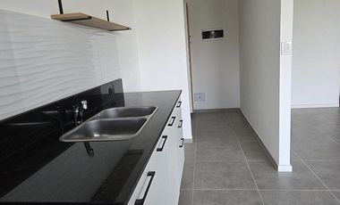 Venta con renta Depto 3 ambientes c/balcón y 2 cocheras Pilar La lonja