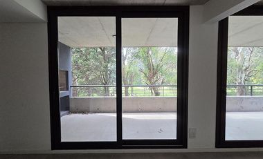 Venta con renta Depto 3 ambientes c/balcón y 2 cocheras Pilar La lonja