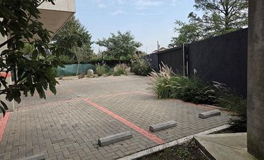 Venta con renta Depto 3 ambientes c/balcón y 2 cocheras Pilar La lonja